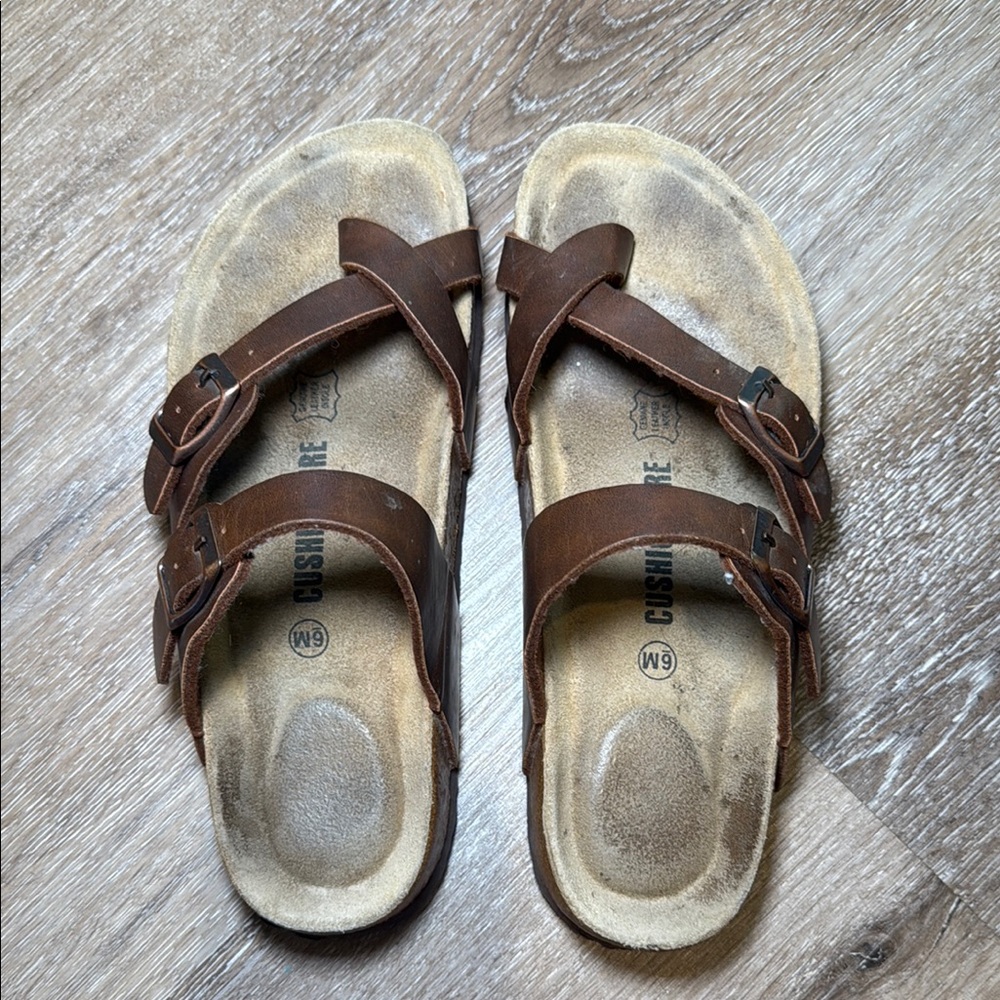 Cushionaire Women’s Brown Sandal Size‎ 6